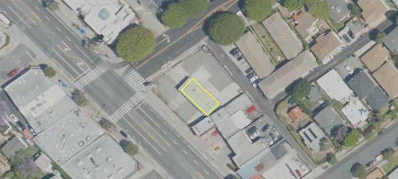 2307 Lincoln Blvd
