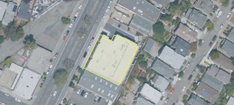 4252 Broadway