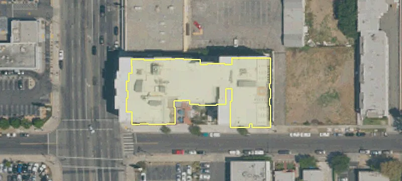 7036 Van Nuys Blvd
