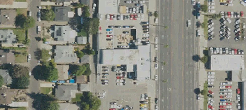 5715 Van Nuys Blvd