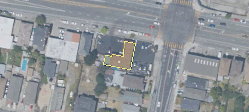 921 Macarthur Blvd