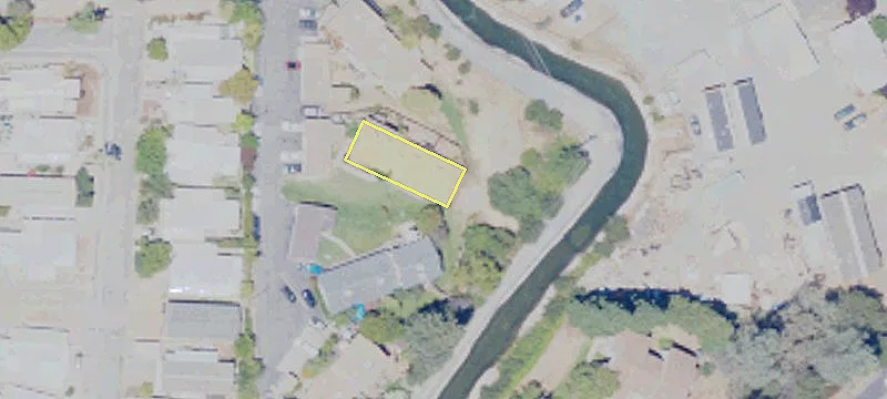 1322 Mcclintock Ln