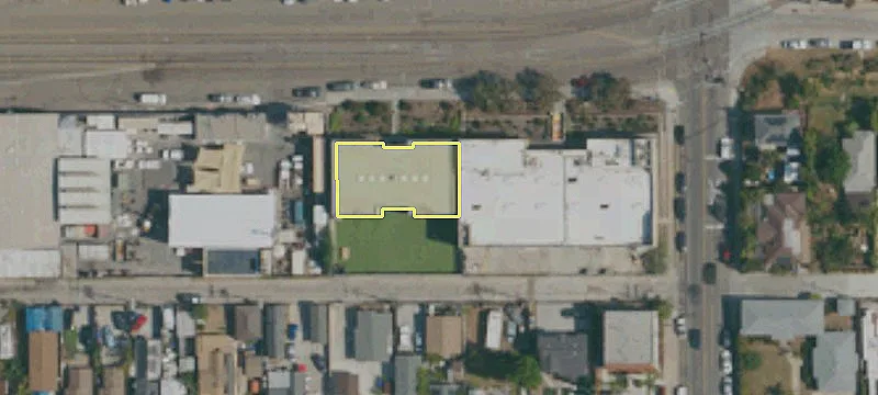 3167 Commercial St