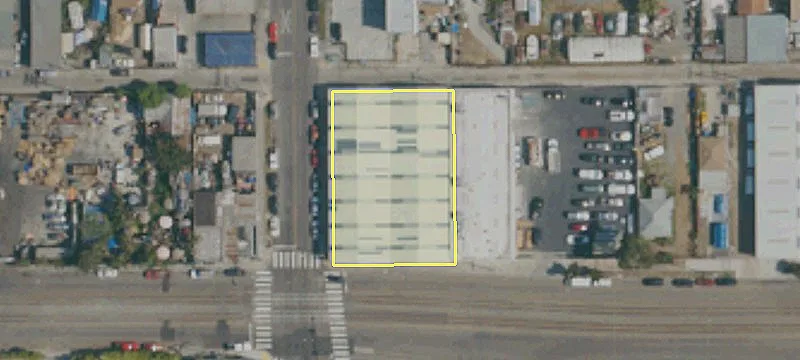 3004 Commercial St