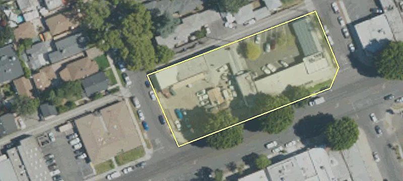 1017 Magnolia Blvd