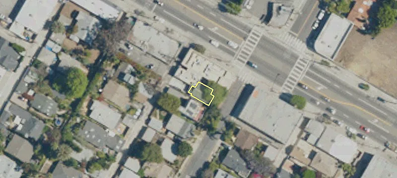 959 Superba Ave