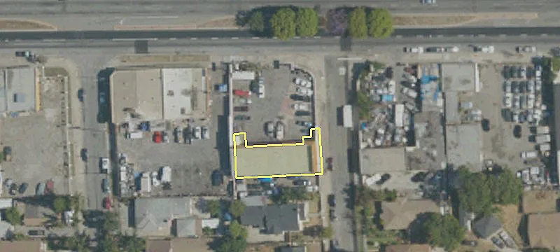 2020 Rosecrans Ave
