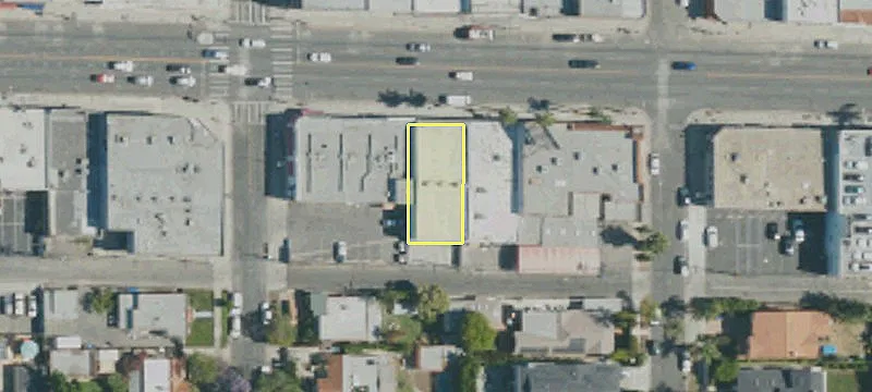 7564 Melrose Ave