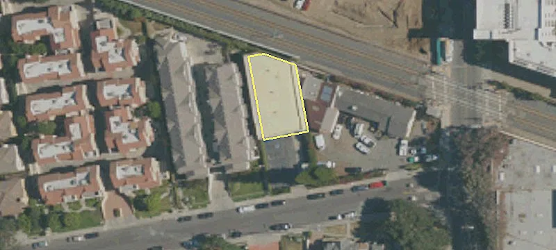 309 Genoa St