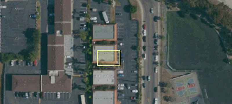 190 Calle Primera