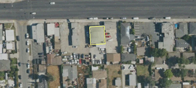 330 Alondra Blvd