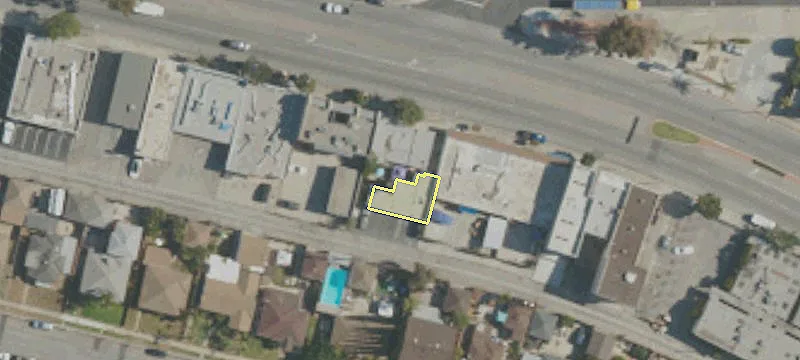3033 Beverly Blvd