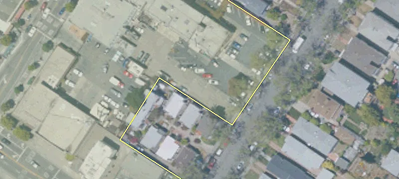 1323 Park St