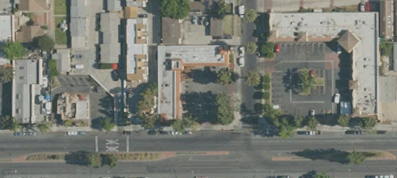 8055 Rosecrans Ave