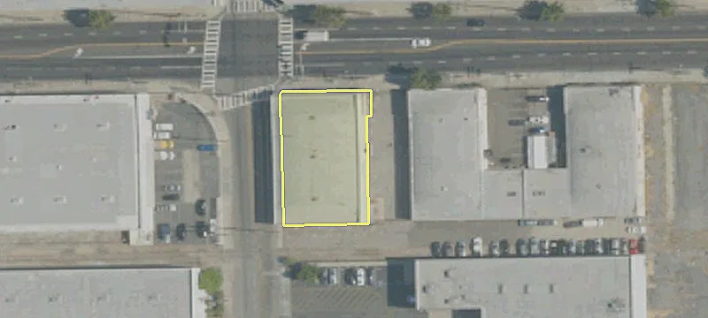 3300 Leonis Blvd