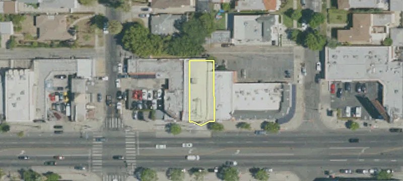 7165 Beverly Blvd