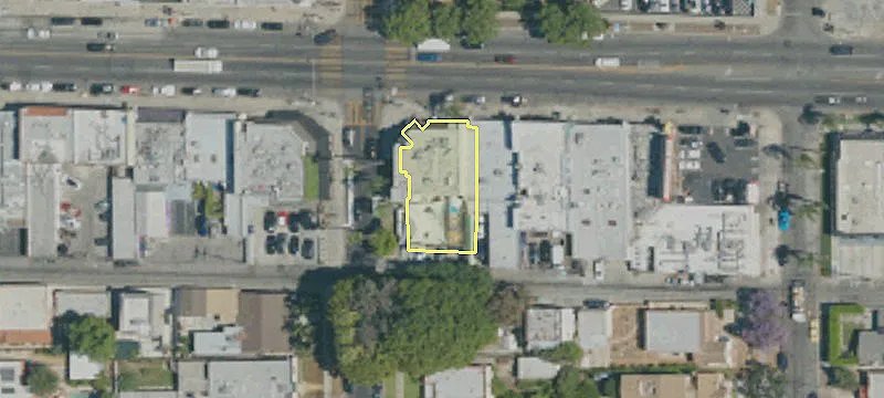 7174 Melrose Ave