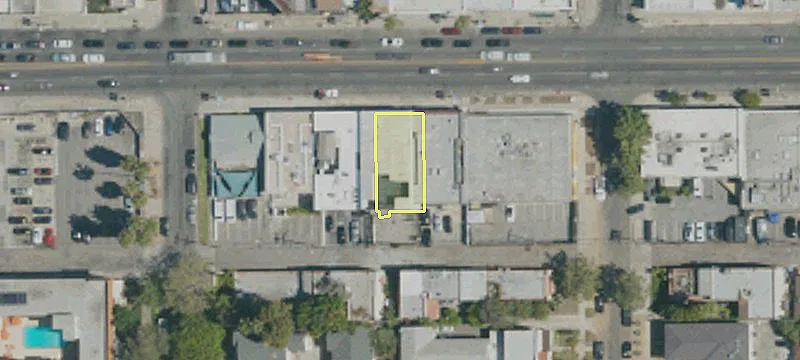 6914 Melrose Ave