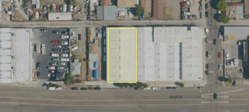 3064 Commercial St