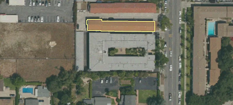 621 Cerritos Ave