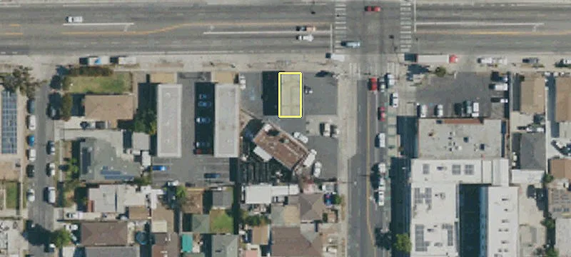 484 Imperial Hwy