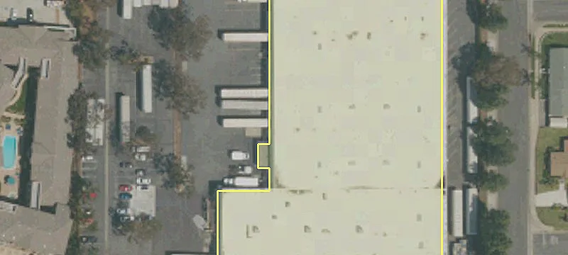 305 Acacia St