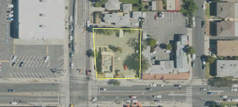 5202 Whitsett Ave