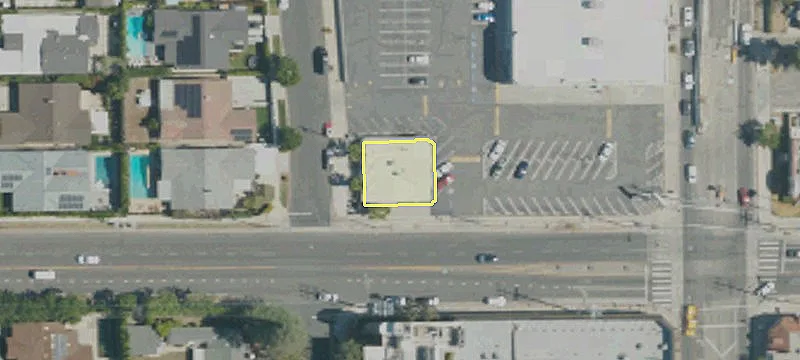 12525 Magnolia Blvd