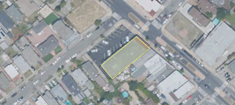 7615 Macarthur Blvd