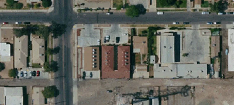 481 Commercial Ave