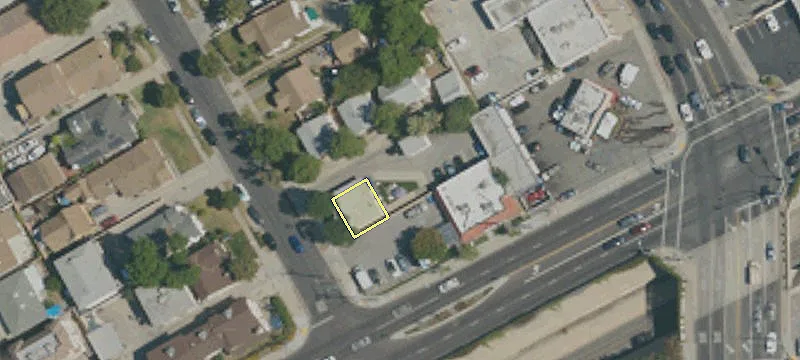 500 1st St