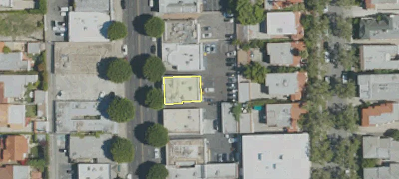 230 Robertson Blvd