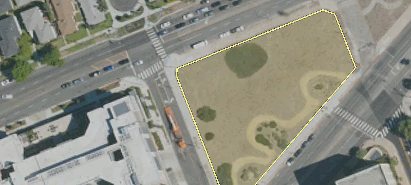 3320 Alameda Ave