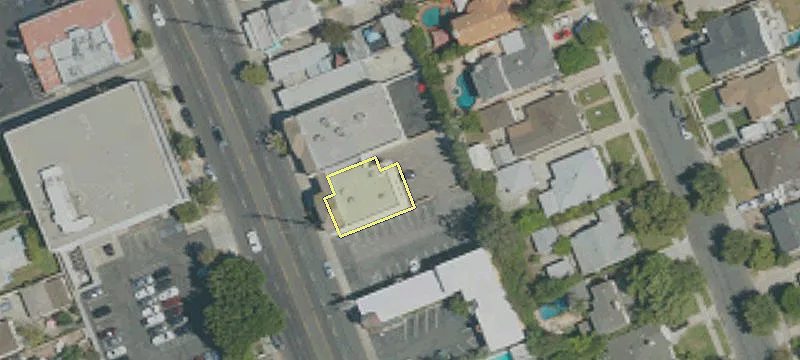 1124 Hollywood Way