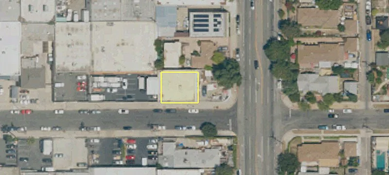 7501 Woodley Ave
