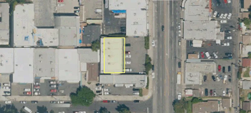 7543 Woodley Ave