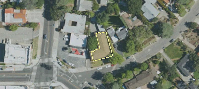 1915 Minoru Dr