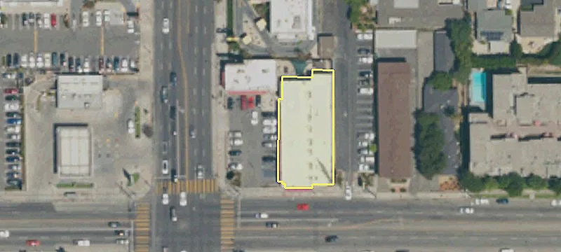 6810 Balboa Blvd