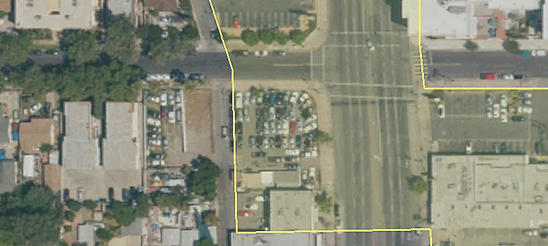7027 Van Nuys Blvd