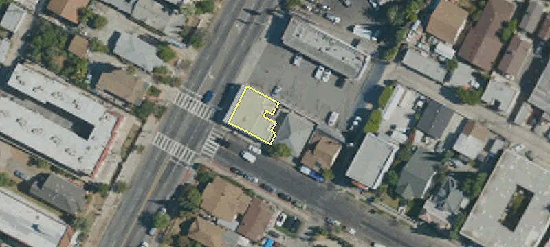900 Soto St