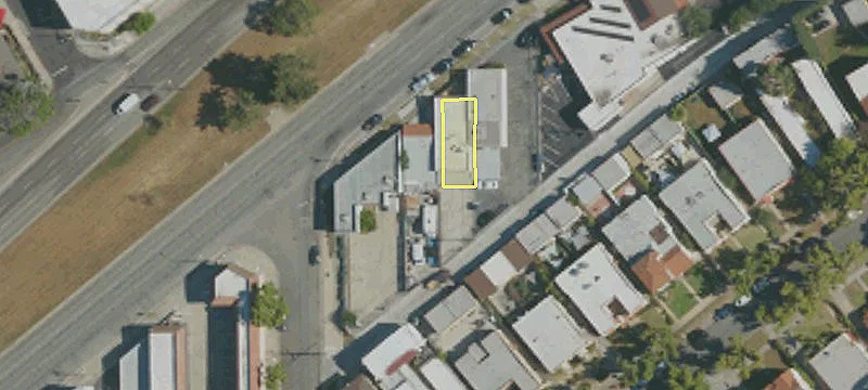 3144 Main St
