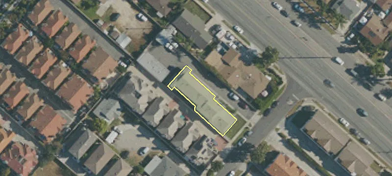 547 League Ave