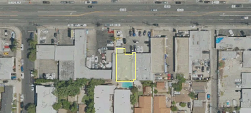 14136 Oxnard St