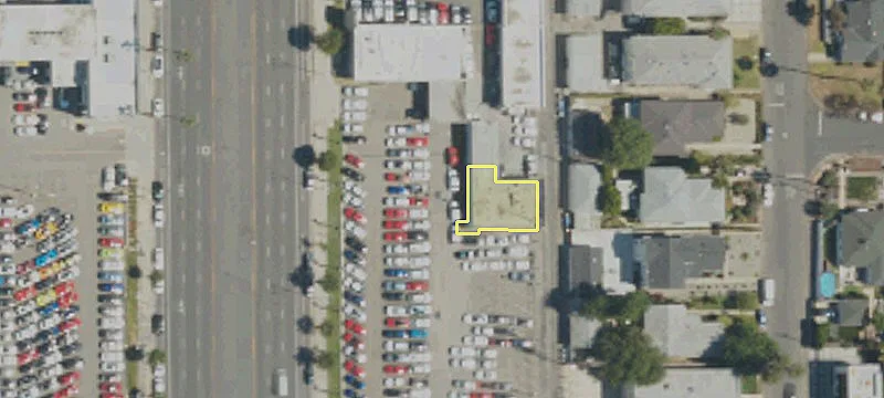 5700 Van Nuys Blvd