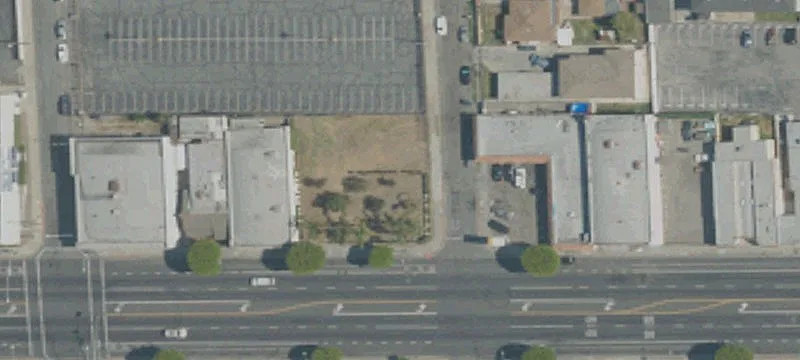 1037 Compton Blvd