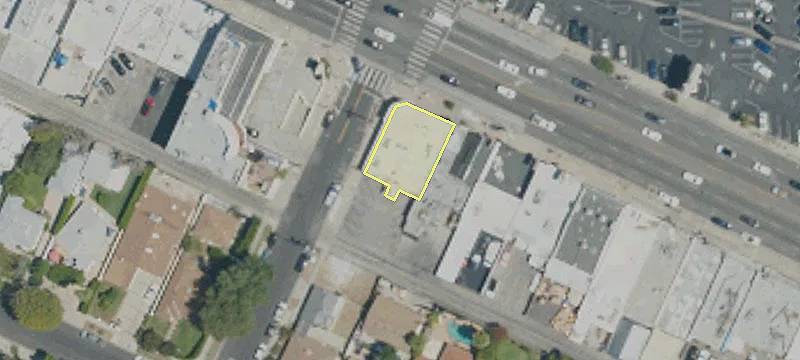 17974 Ventura Blvd
