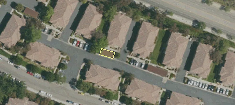 18311 Oakmont Dr