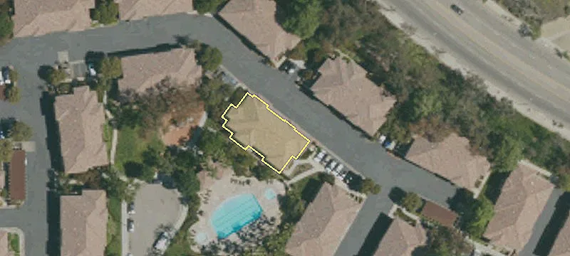 18341 Oakmont Dr