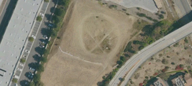 2982 Santa Fe Ave