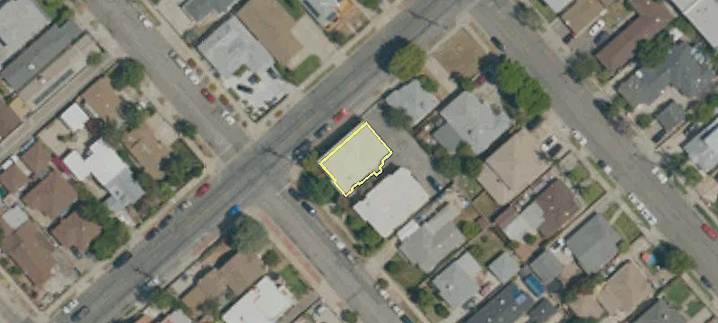 643 Coronel St
